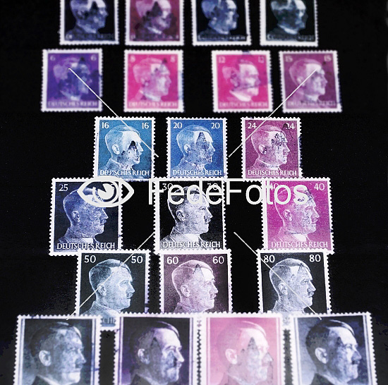 Gamle frimærker med Adolf Hitler