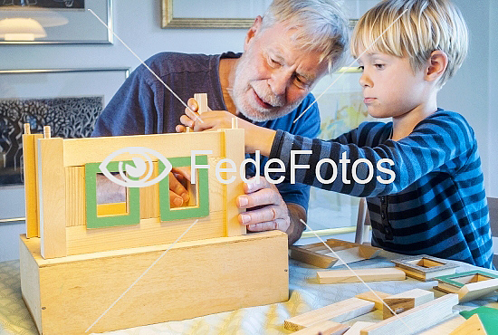 Bedstefar bygger minihus