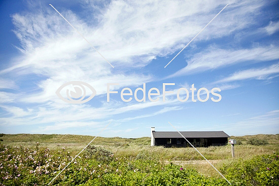 Sommerhus i klitlandskab