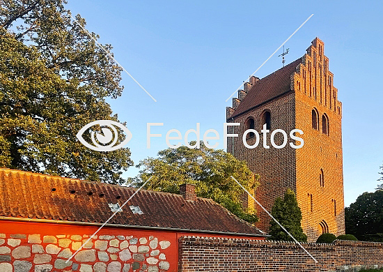 Brønshøj Kirke - ældste bygning i København