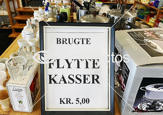 Flyttekasser