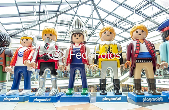 Store Playmobil-figurer